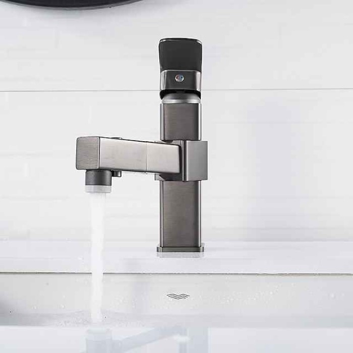 Bathroom Sink Faucet - Rotatable / Pull out / Classic Electroplated / Painted Finishes Centerset Single Handle One HoleBath Taps