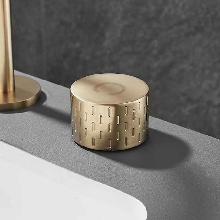 Bathroom Sink Faucet - Rotatable / Classic Electroplated Widespread Two Handles Three Holes Bath Taps